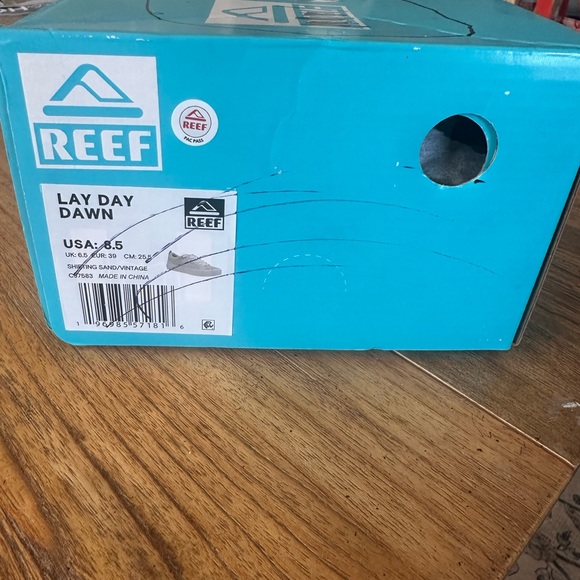 NWT Reef Lay Day Dawn Sneaker - Picture 7 of 7